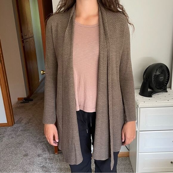 EILEEN FISHER- 100% Wool Light Brown Tapered Sweater Size Small - Picture 1 of 8